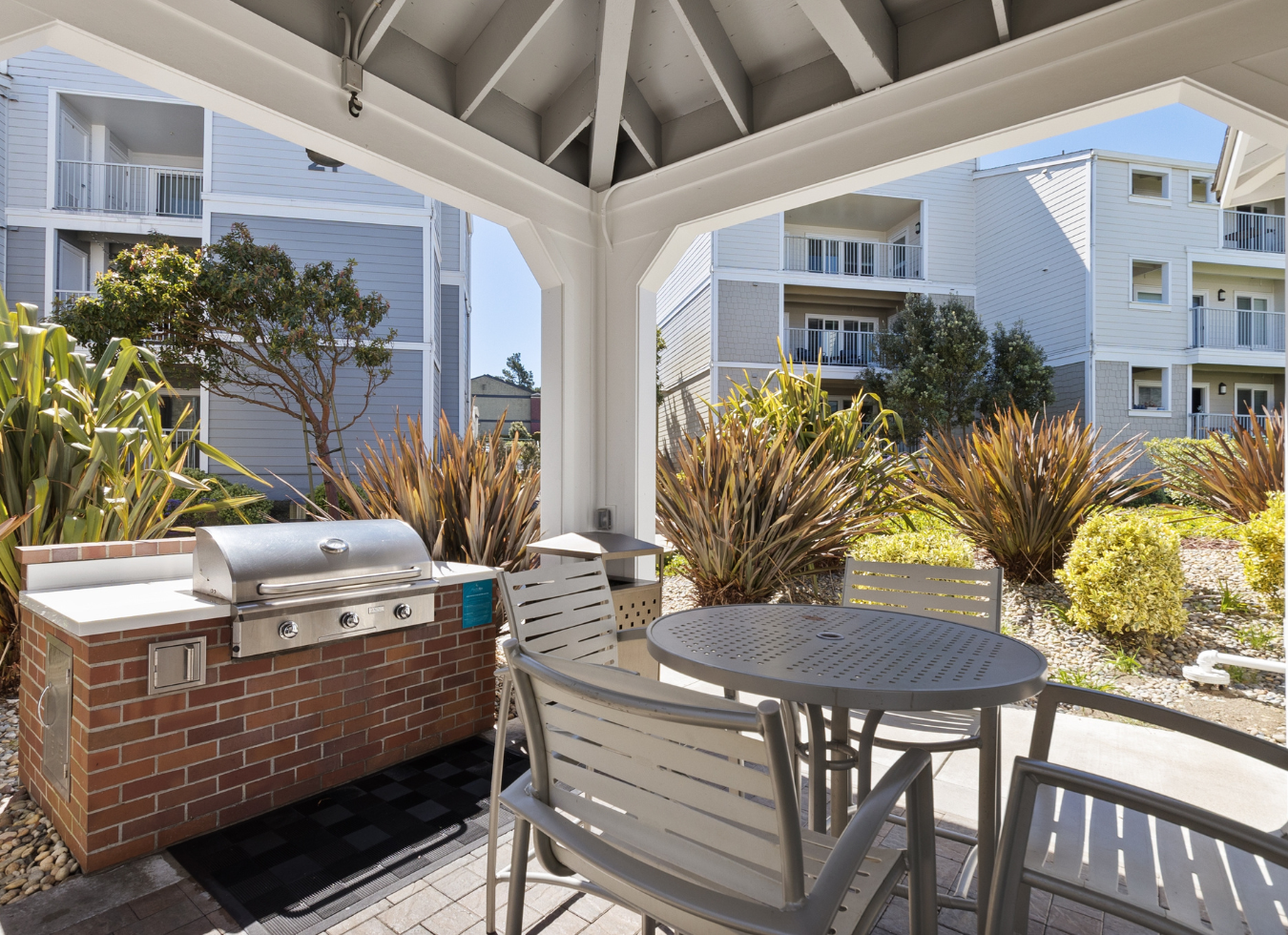 Pacific Bay Vistas - San Bruno, CA - Barbecue